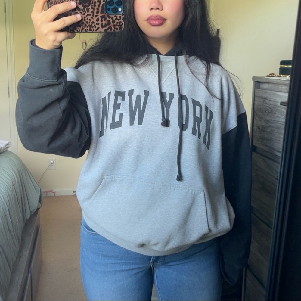 Brandy Melville New York Sweatshirt